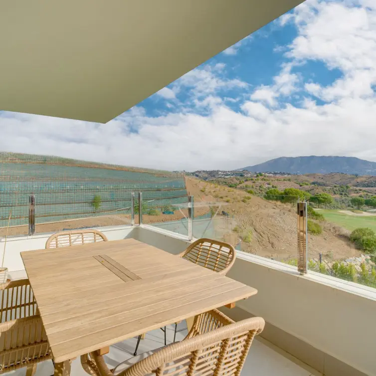 Venta de apartamento en planta media en Calanova Golf