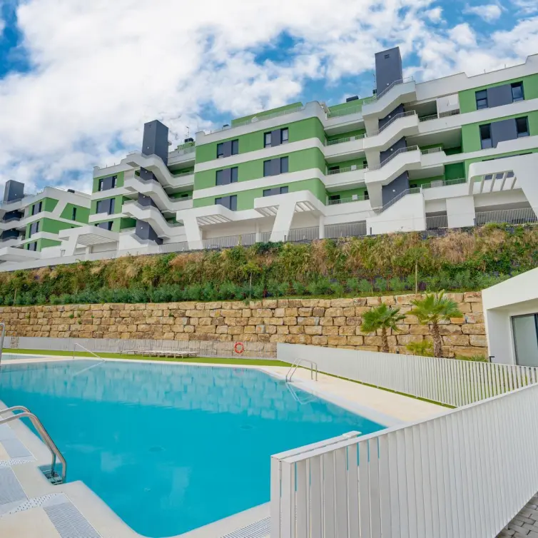 Venta de apartamento en planta media en Calanova Golf