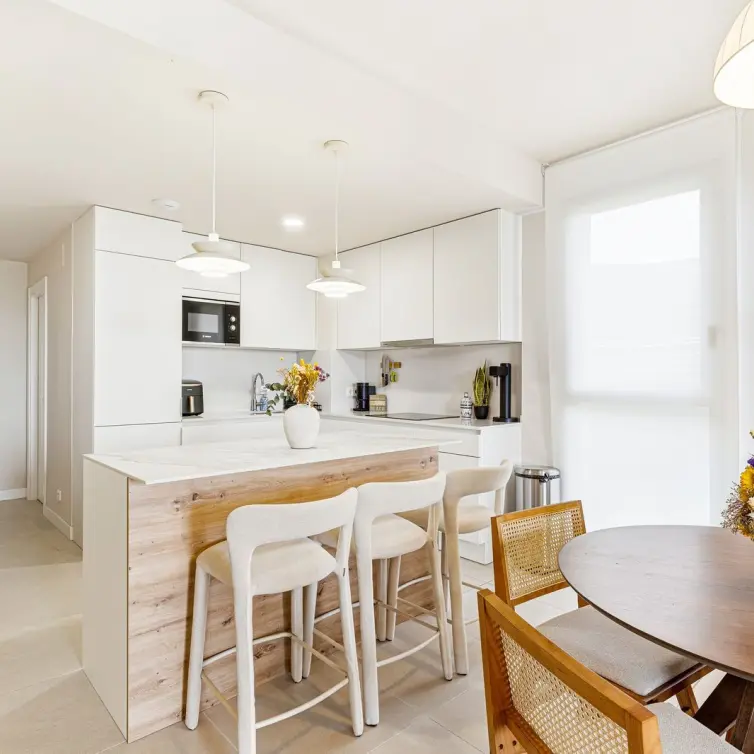 Venta de apartamento en planta media en Calanova Golf