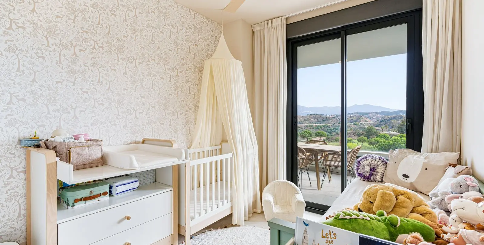 Venta de apartamento en planta media en Calanova Golf 18