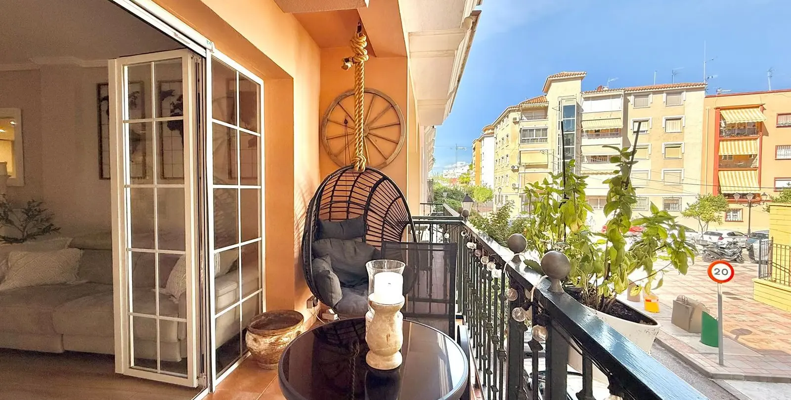 Venta de apartamento en planta media en Fuengirola 1