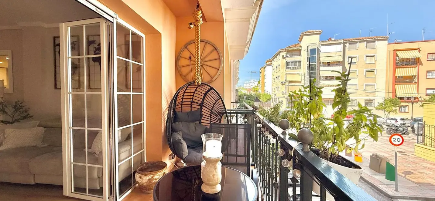Venta de apartamento en planta media en Fuengirola 0