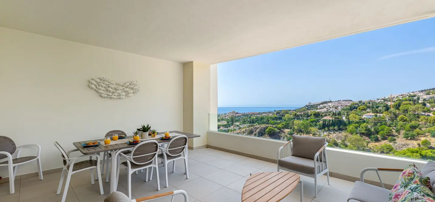 Sale of middle floor apartment in Benalmadena 0