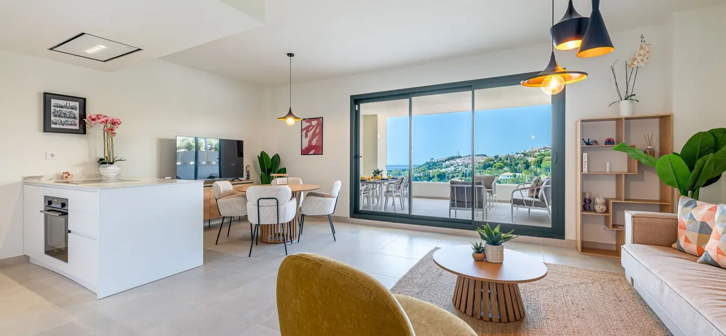 Sale of middle floor apartment in Benalmadena 1