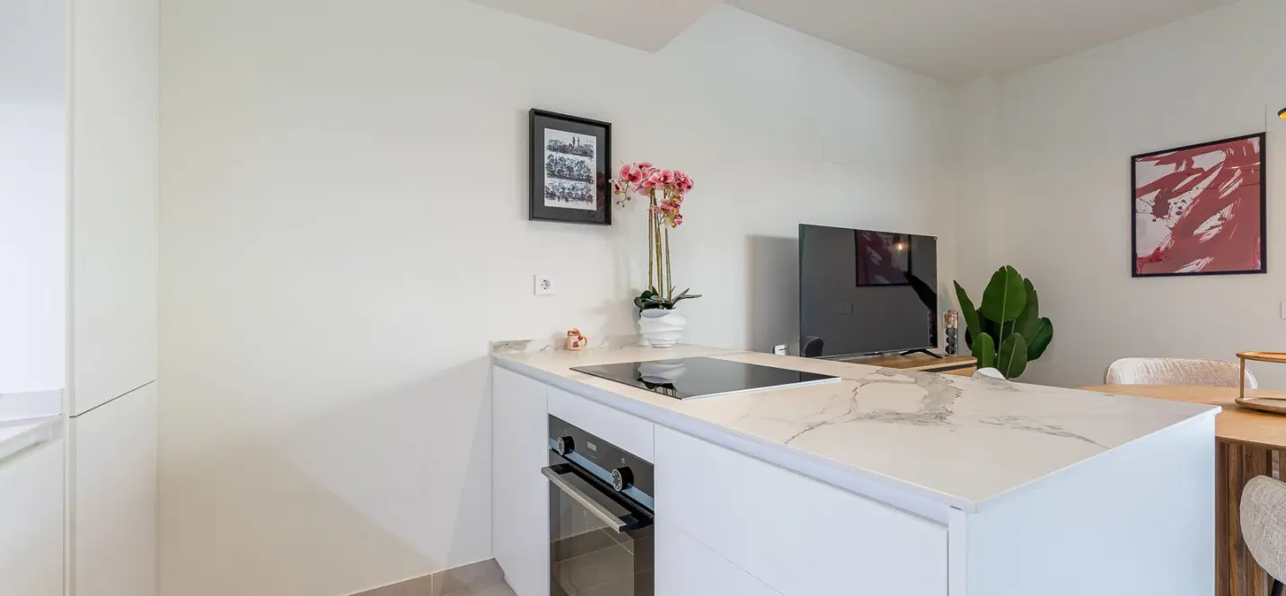 Sale of middle floor apartment in Benalmadena 3