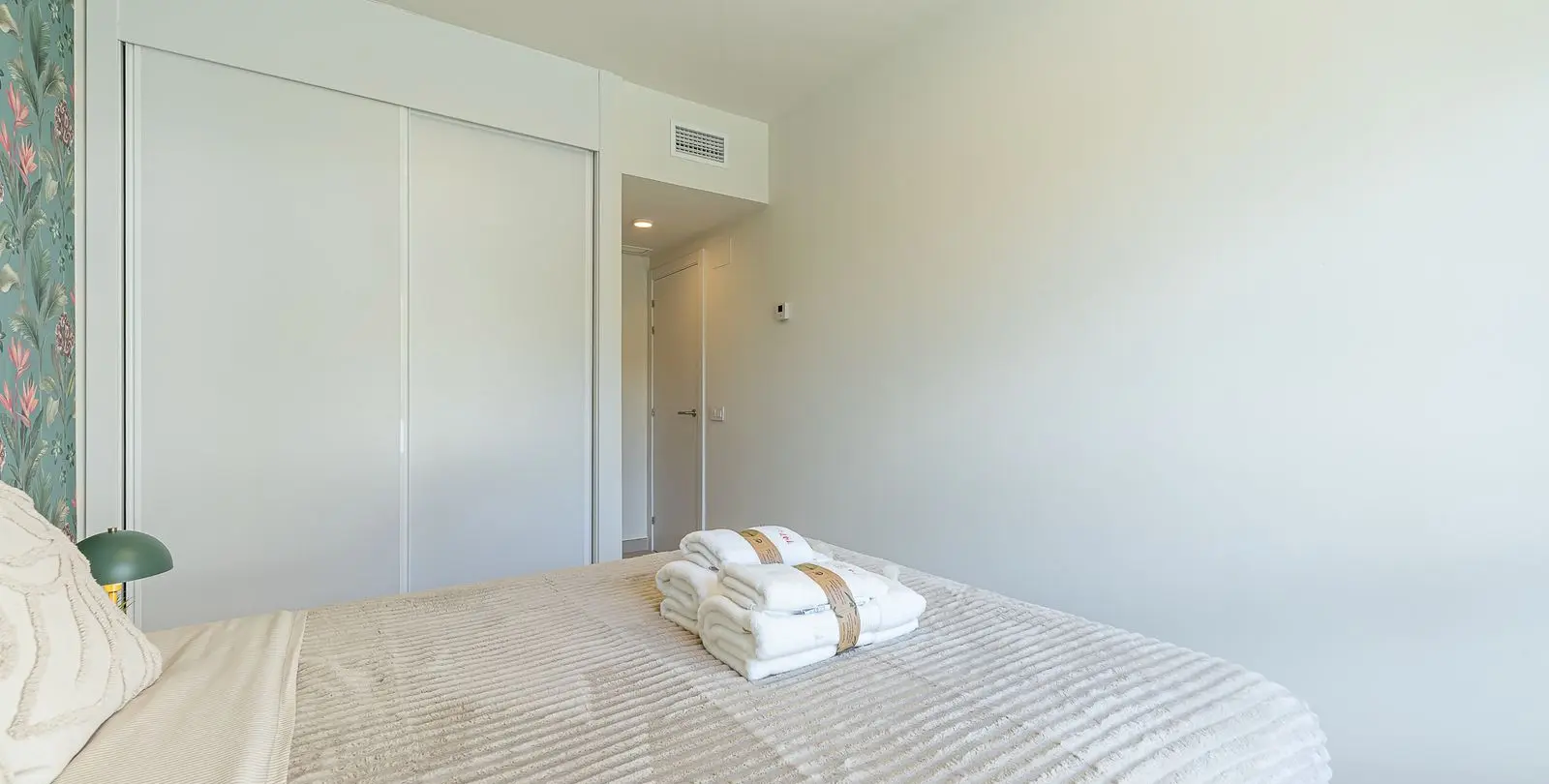 Sale of middle floor apartment in Benalmadena 23