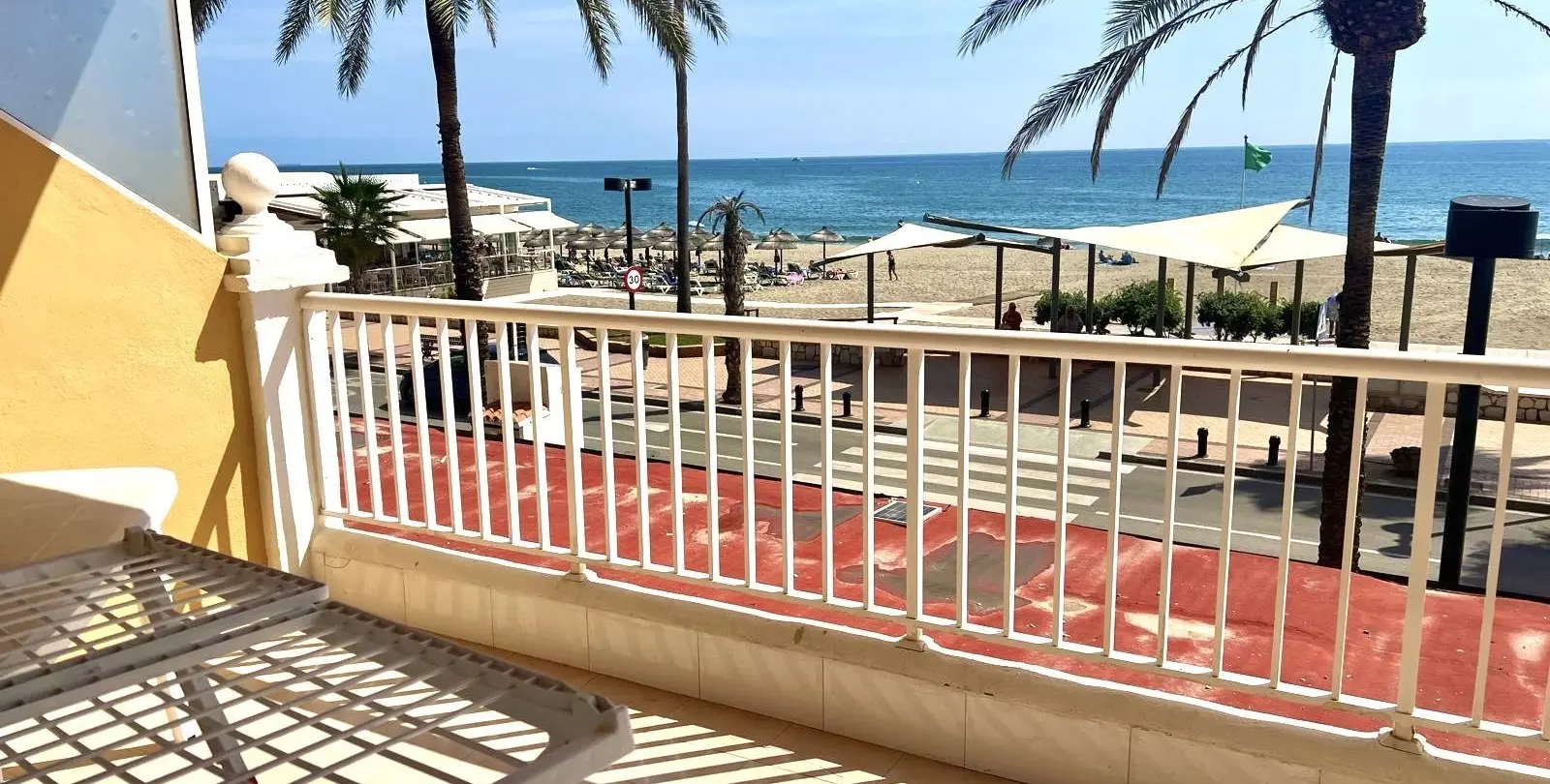 Venta de apartamento en planta media en Fuengirola 2