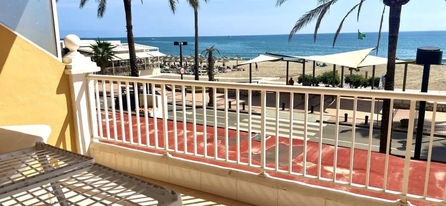 Venta de apartamento en planta media en Fuengirola 1