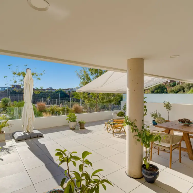 Sale of ground floor apartment in Altos de los Monteros