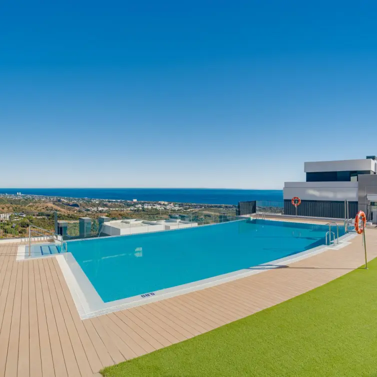 Sale of ground floor apartment in Altos de los Monteros