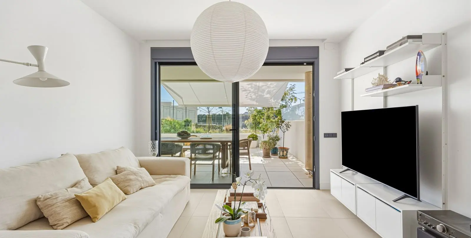Sale of ground floor apartment in Altos de los Monteros 5