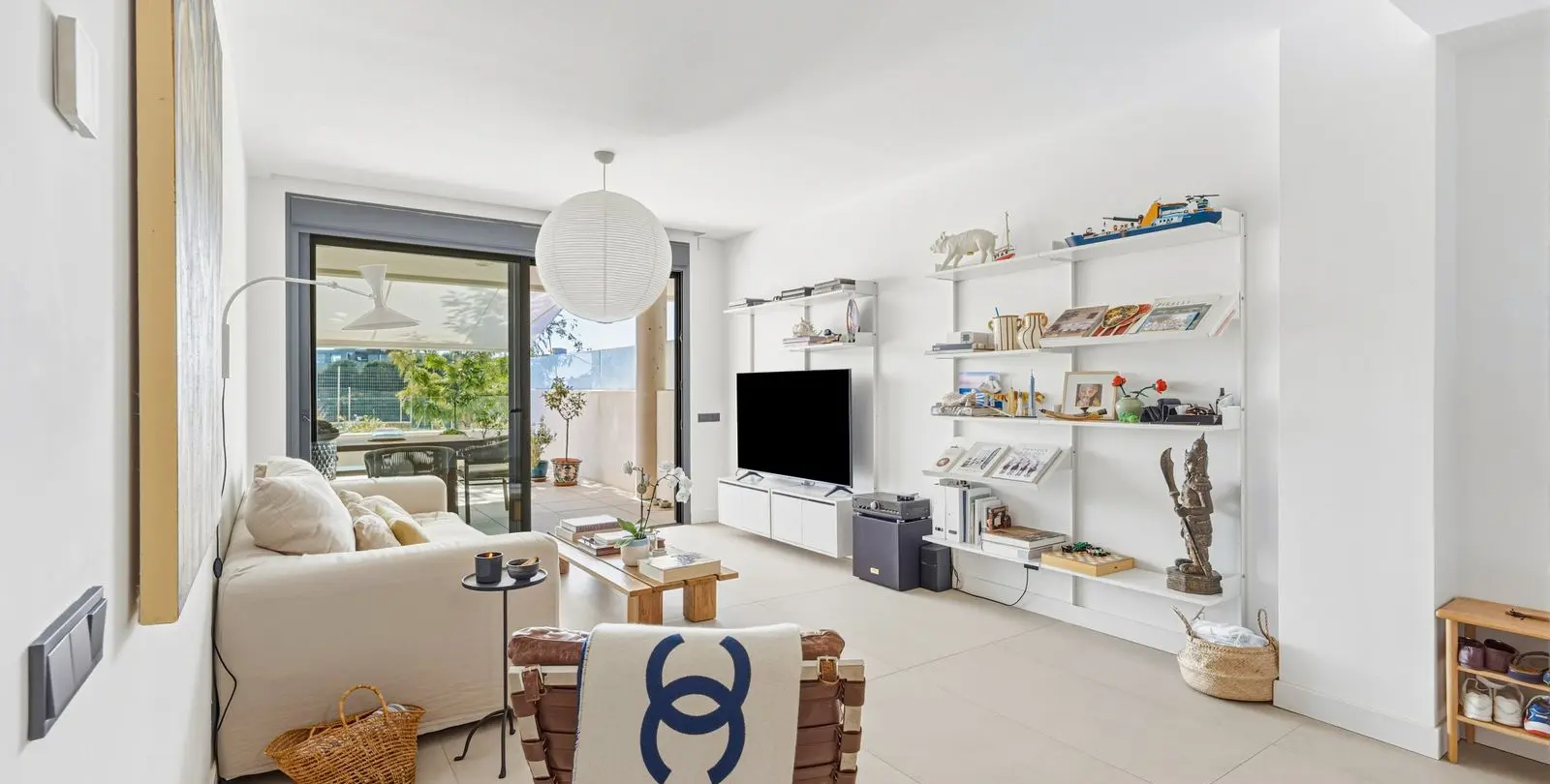 Sale of ground floor apartment in Altos de los Monteros 12