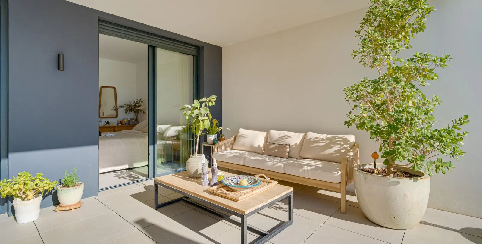 Sale of ground floor apartment in Altos de los Monteros 18