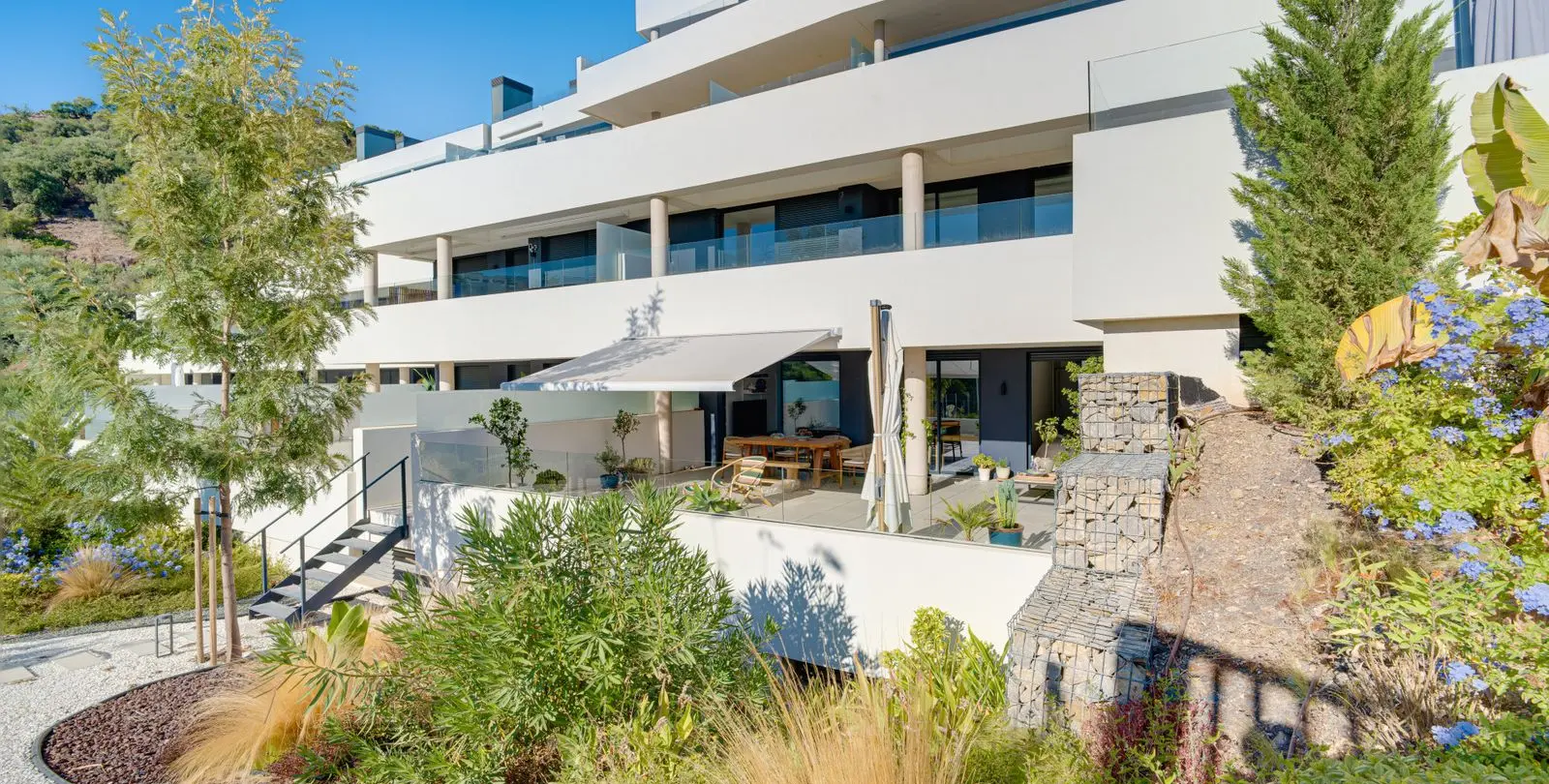 Sale of ground floor apartment in Altos de los Monteros 22