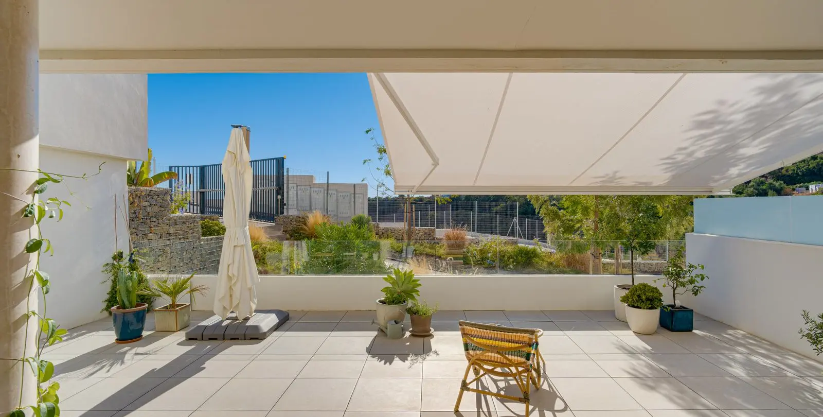 Sale of ground floor apartment in Altos de los Monteros 27