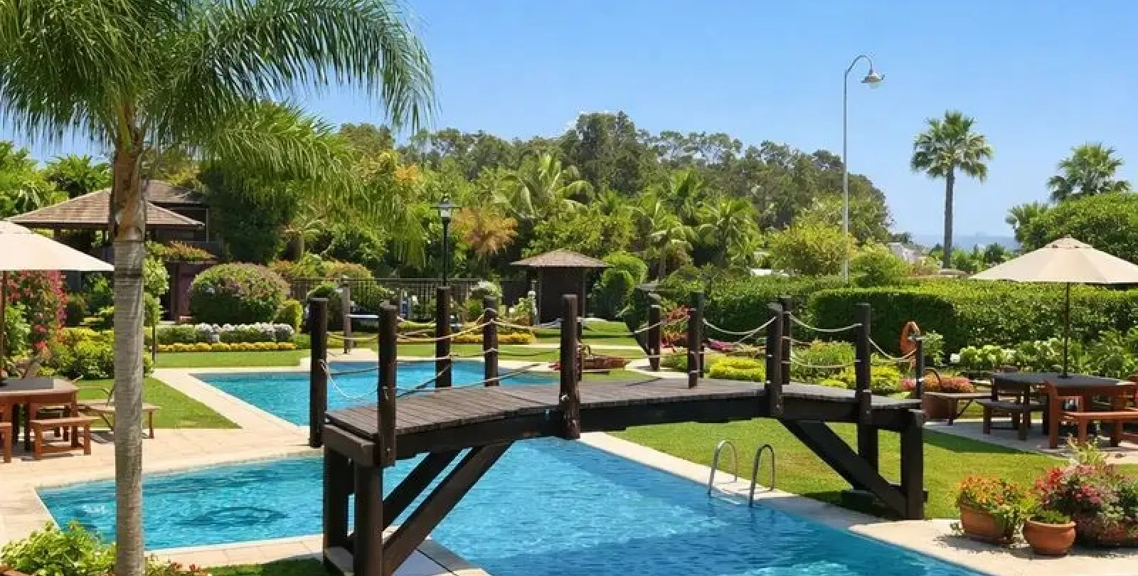 Venta de apartamento en planta media en Estepona 1