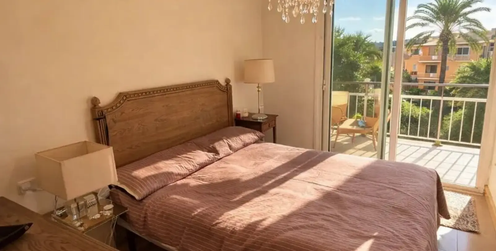 Venta de apartamento en planta media en Estepona 3