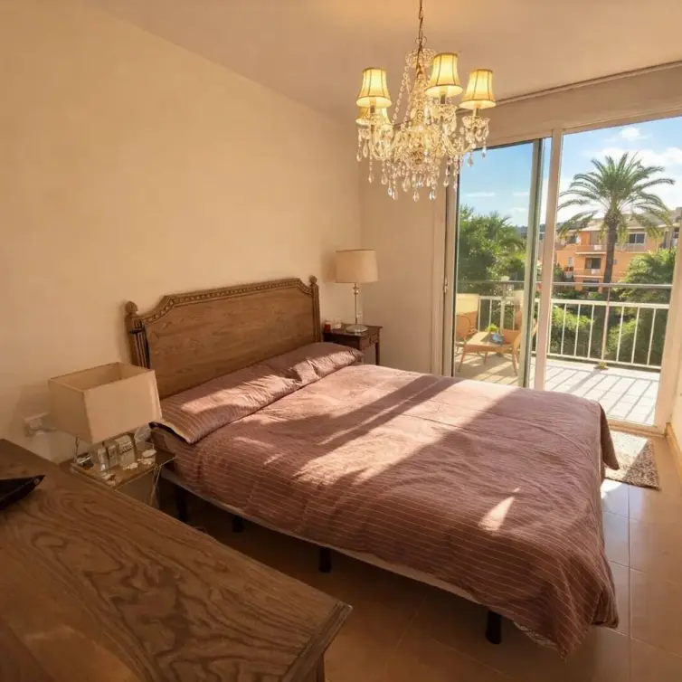 Продажа апартаментов на среднем этаже в Estepona