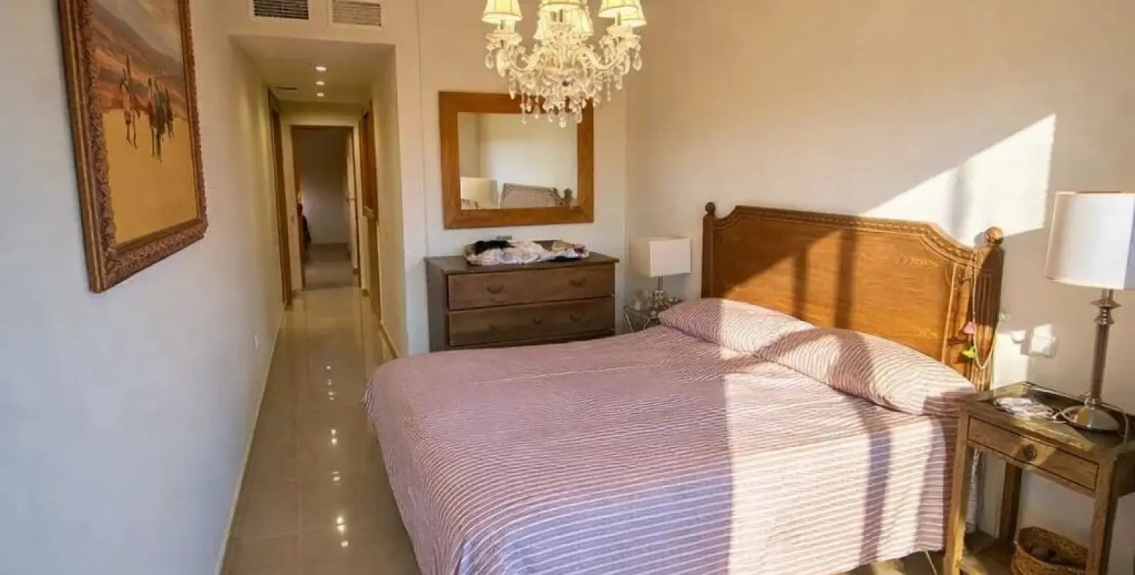 Venta de apartamento en planta media en Estepona 4