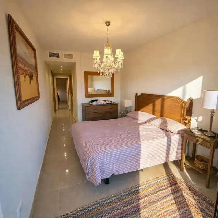 Продажа апартаментов на среднем этаже в Estepona