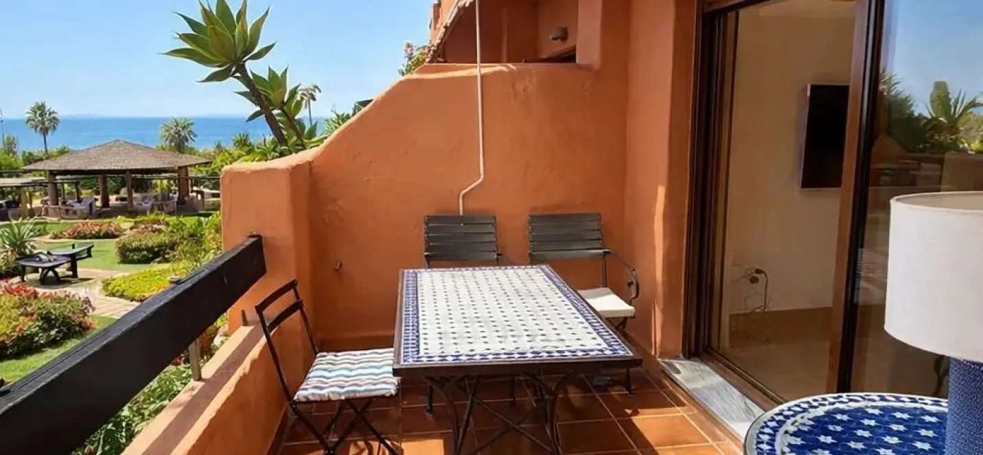 Продажа апартаментов на среднем этаже в Estepona 4