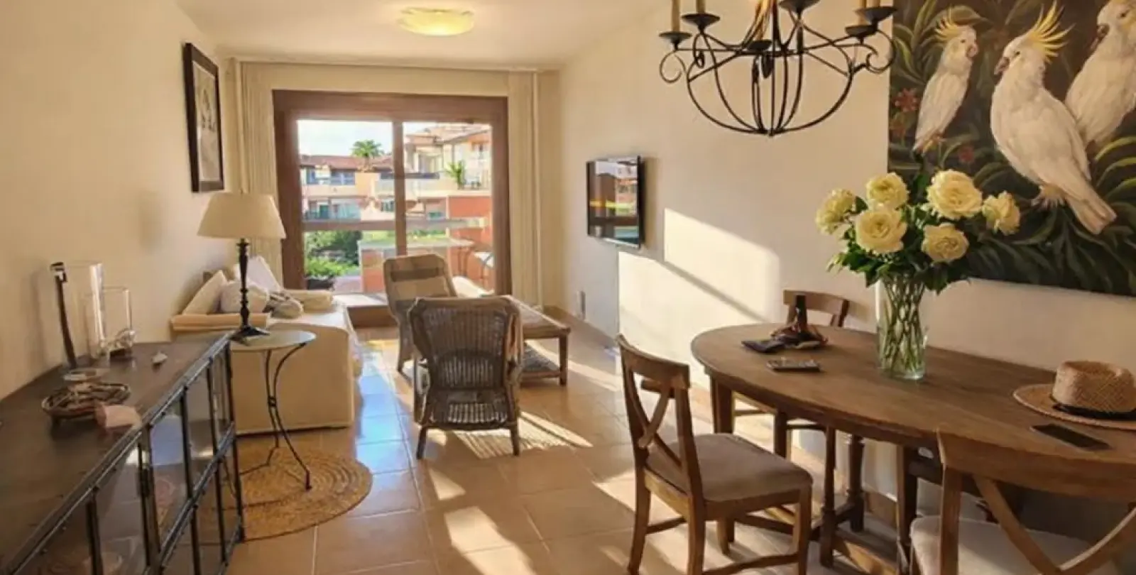 Venta de apartamento en planta media en Estepona 7