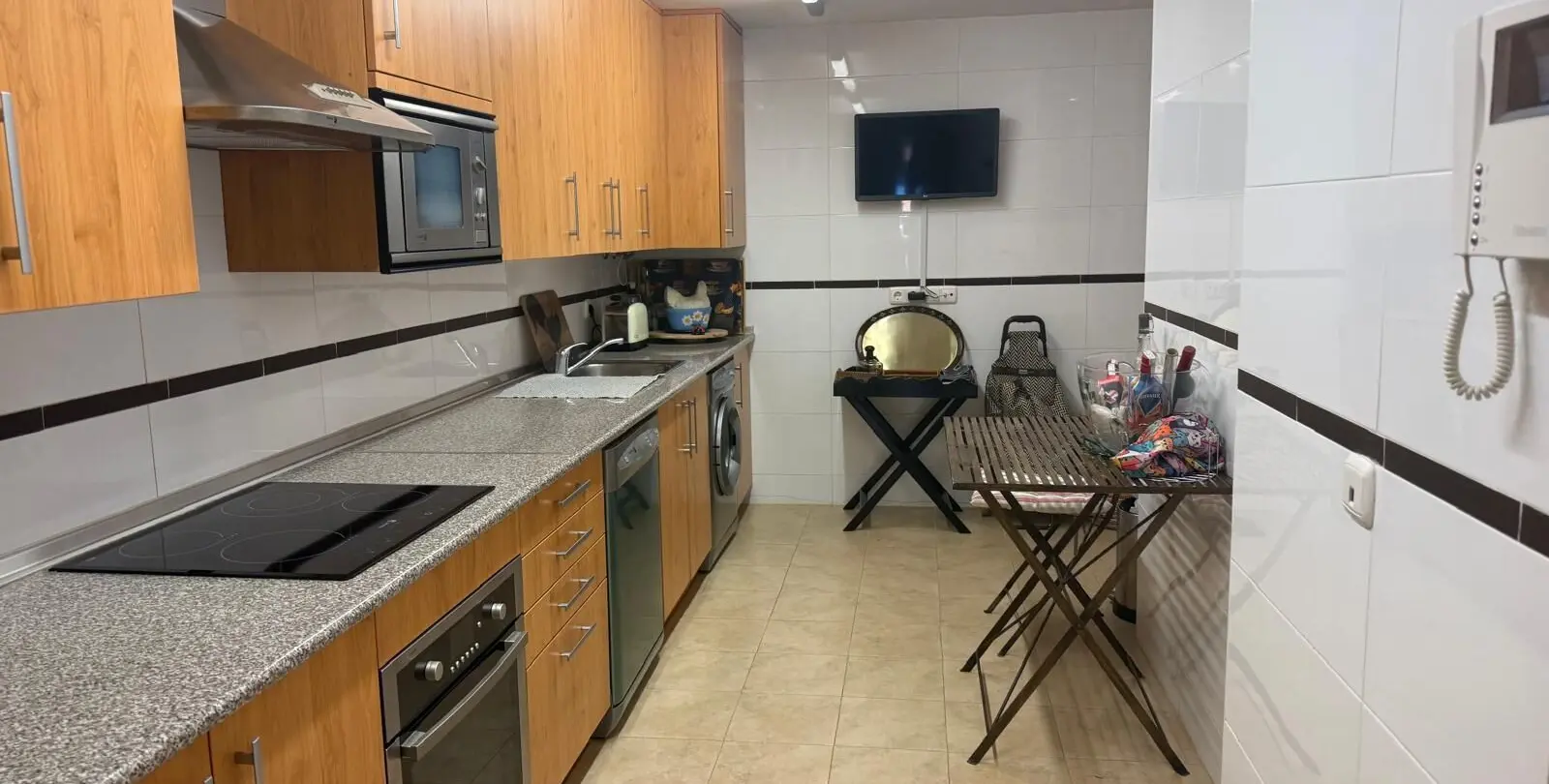 Venta de apartamento en planta media en Estepona 9