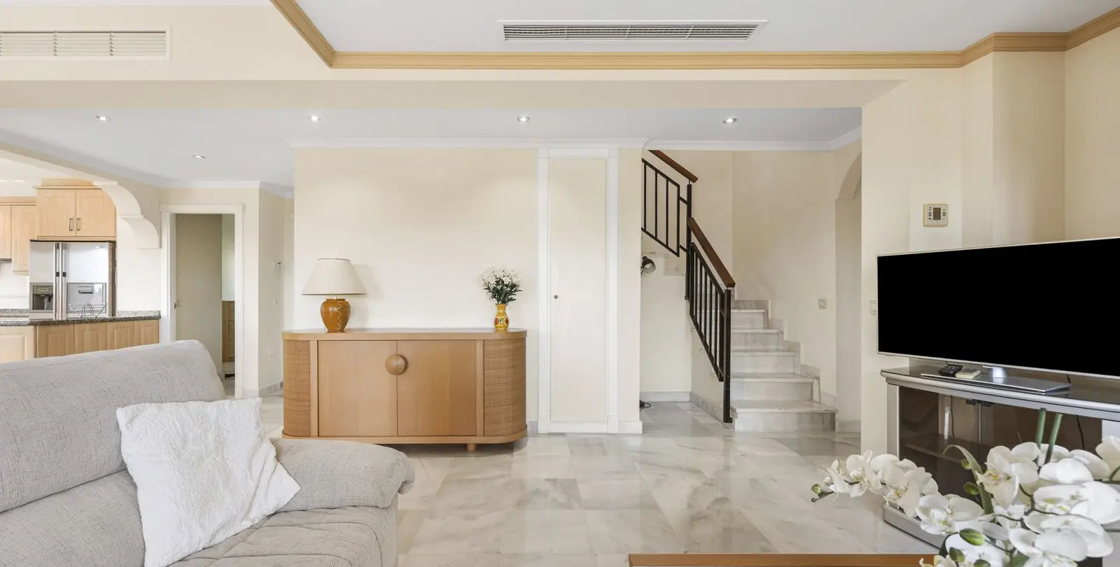 Продажа двухуровневого пентхауса в Estepona 6
