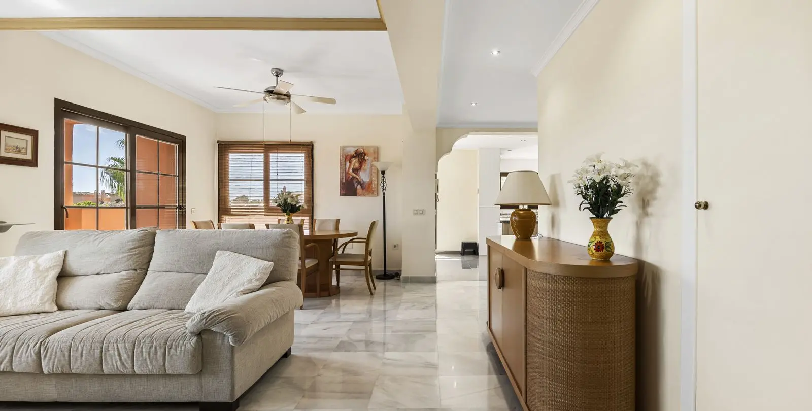 Продажа двухуровневого пентхауса в Estepona 9