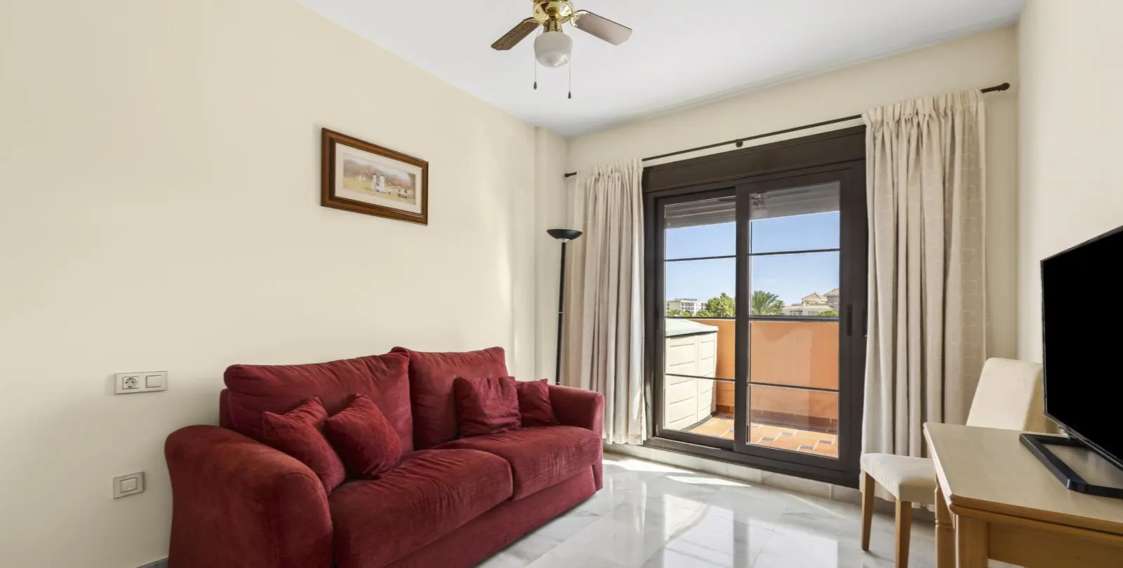 Продажа двухуровневого пентхауса в Estepona 24
