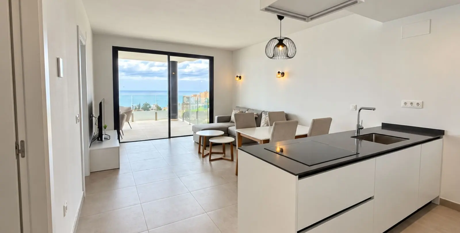 Venta de apartamento en planta media en Higueron 3