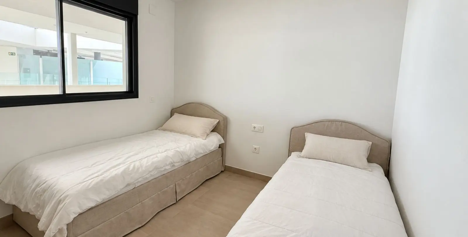 Venta de apartamento en planta media en Higueron 4