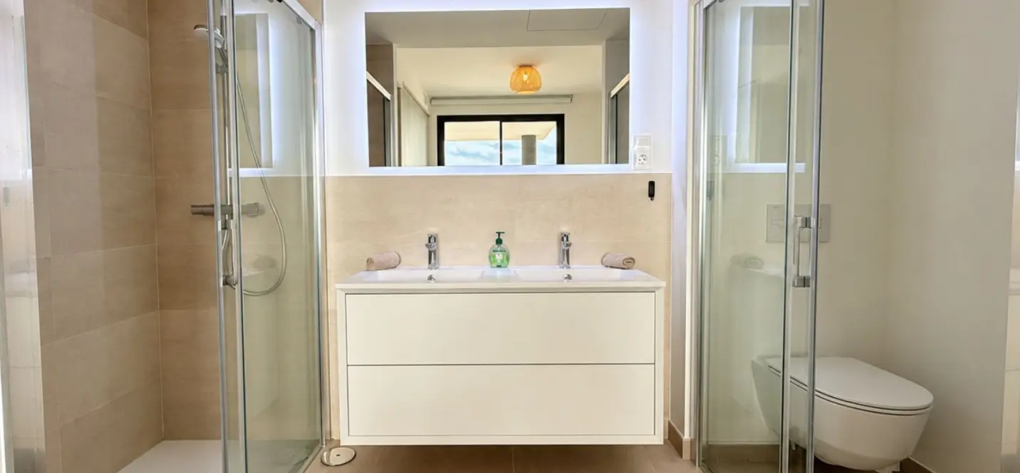 Venta de apartamento en planta media en Higueron 4