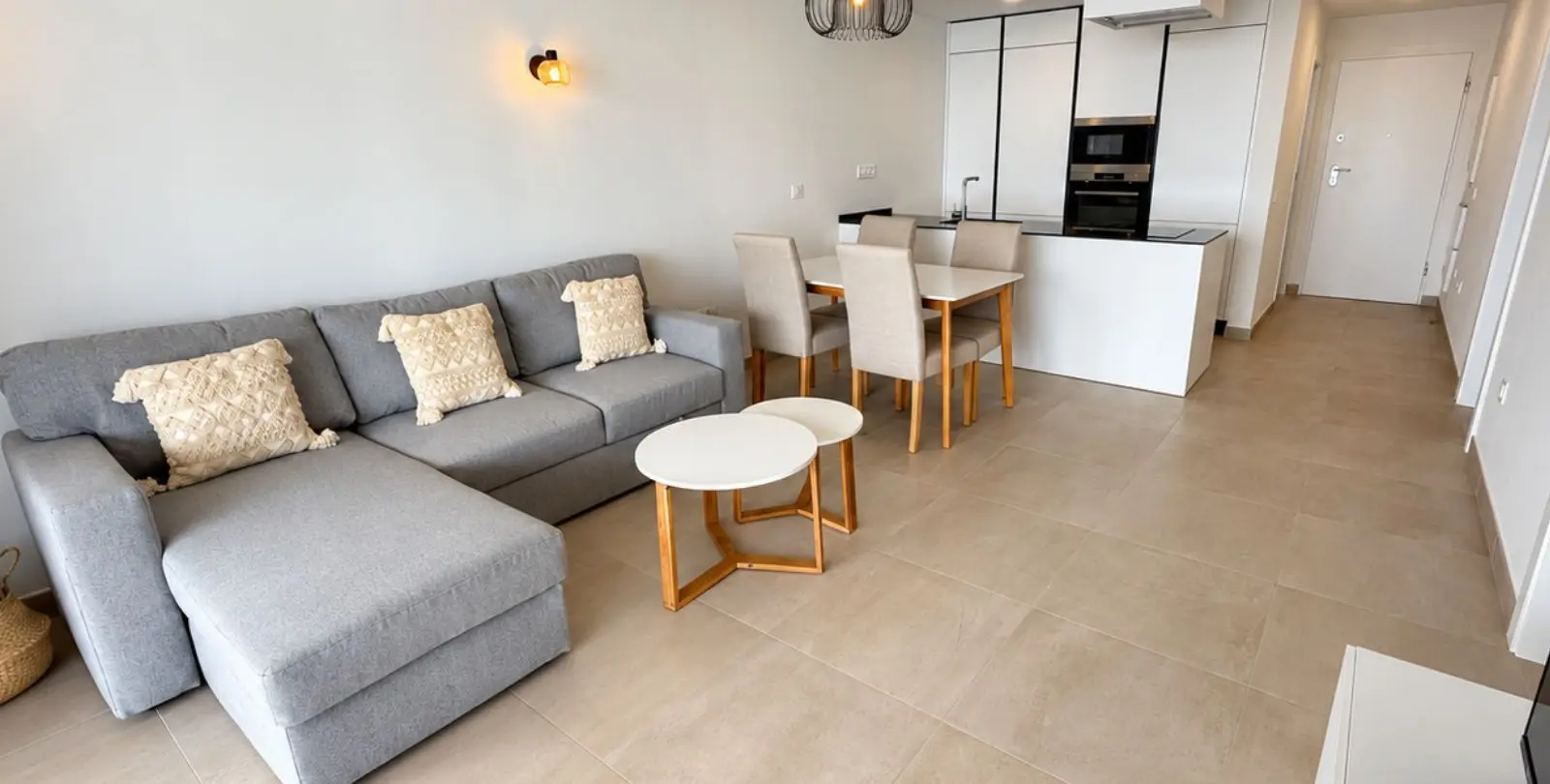 Venta de apartamento en planta media en Higueron 6