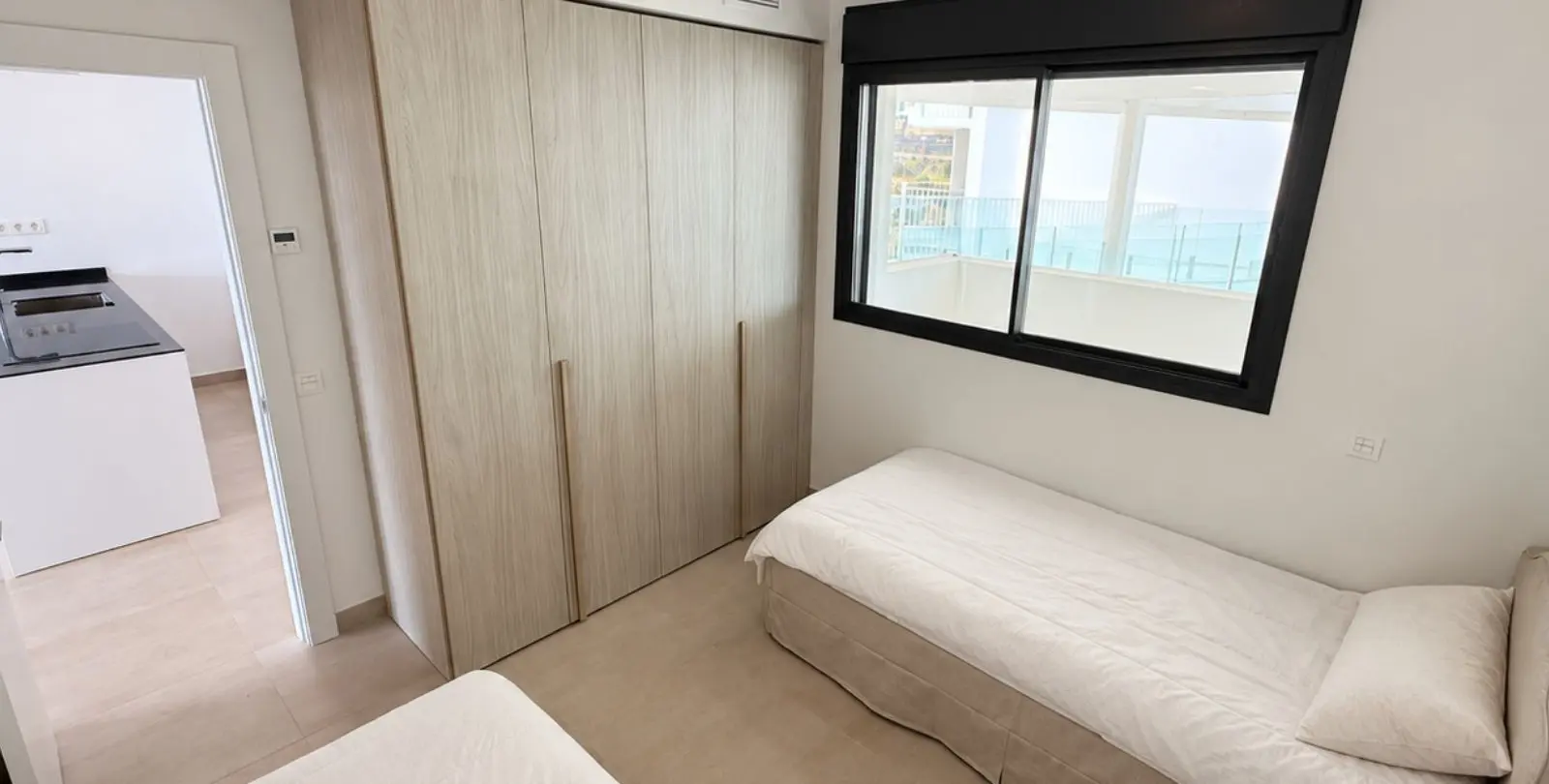 Venta de apartamento en planta media en Higueron 9