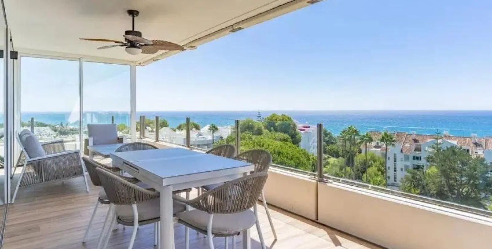 Продажа апартаментов на среднем этаже в Marbella 1