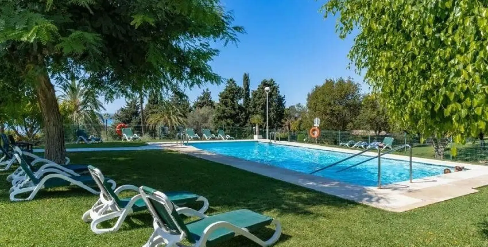 Продажа апартаментов на среднем этаже в Marbella 18