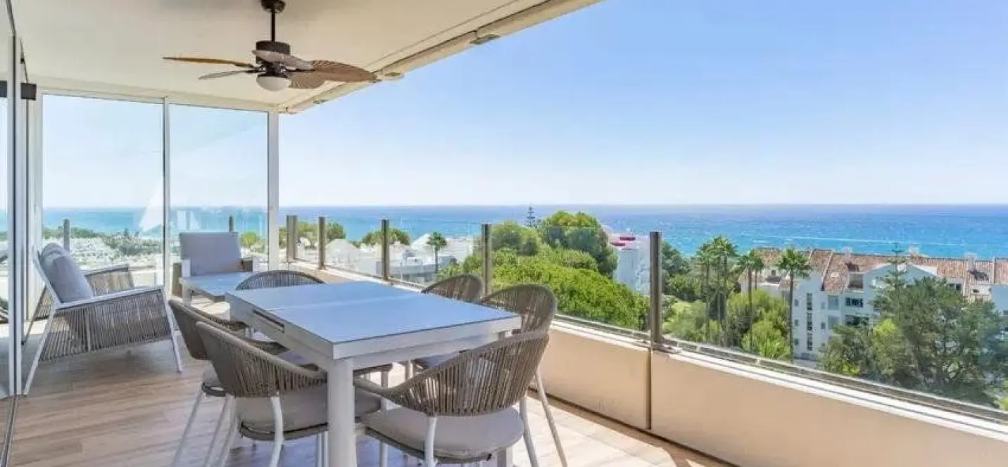 Продажа апартаментов на среднем этаже в Marbella 0