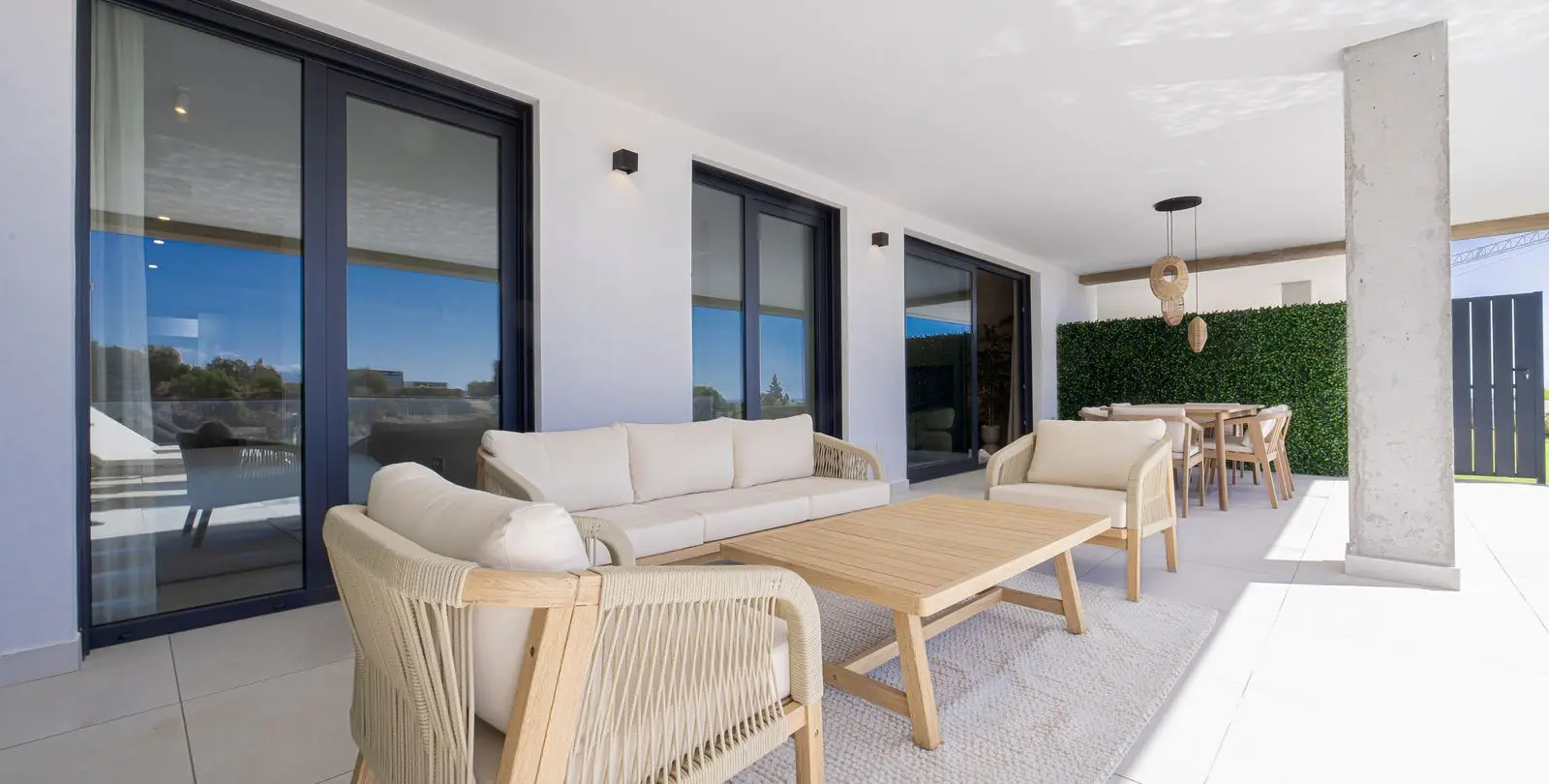 Alquiler a largo plazo de apartamento en planta baja en Altos de los Monteros 2