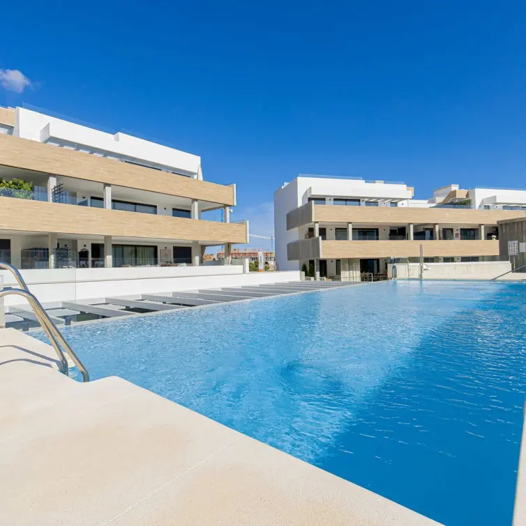 Alquiler a largo plazo de apartamento en planta baja en Altos de los Monteros