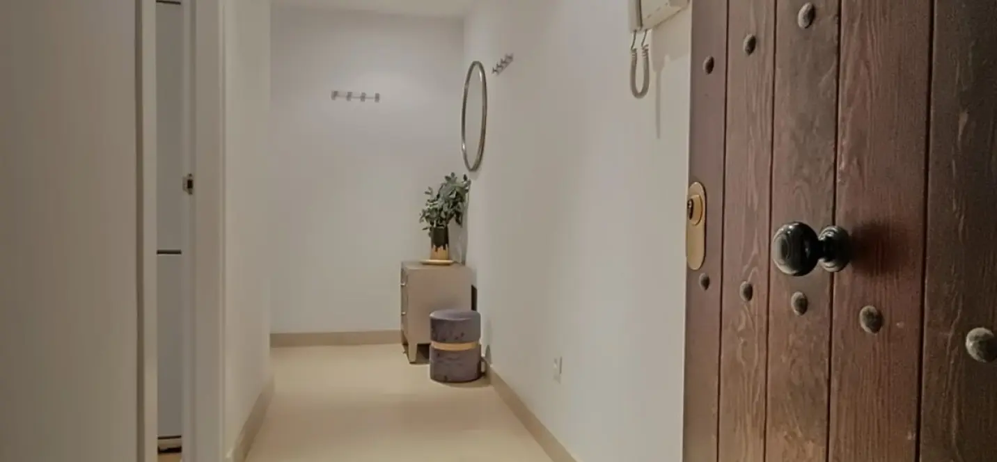 Venta de apartamento en planta media en The Golden Mile 2