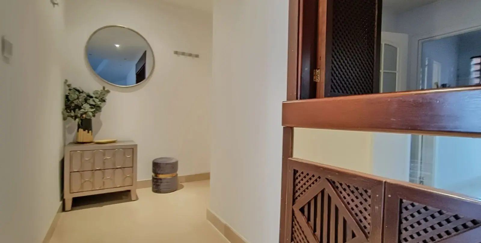 Venta de apartamento en planta media en The Golden Mile 4