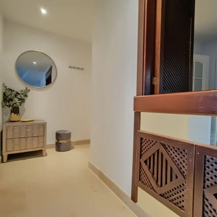 Venta de apartamento en planta media en The Golden Mile