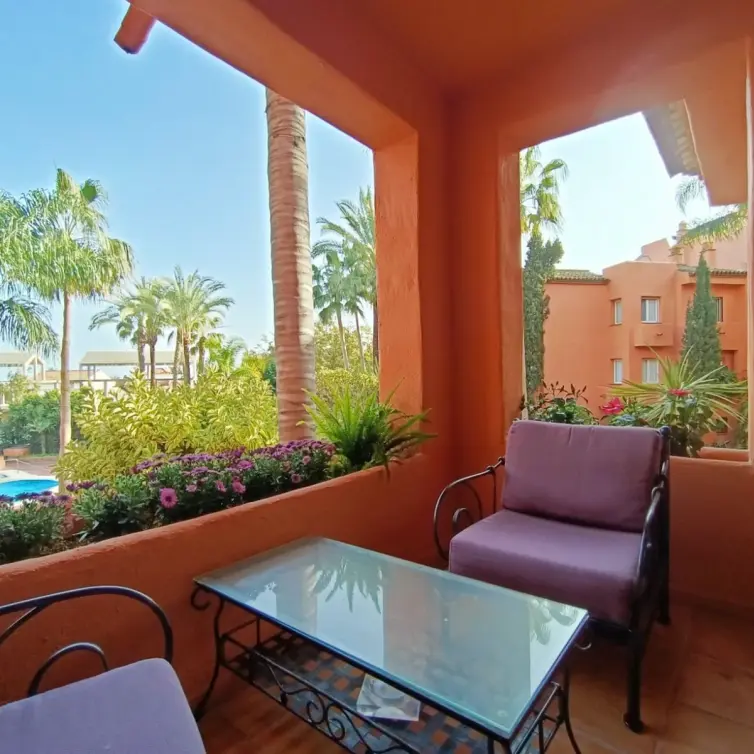 Venta de apartamento en planta media en The Golden Mile