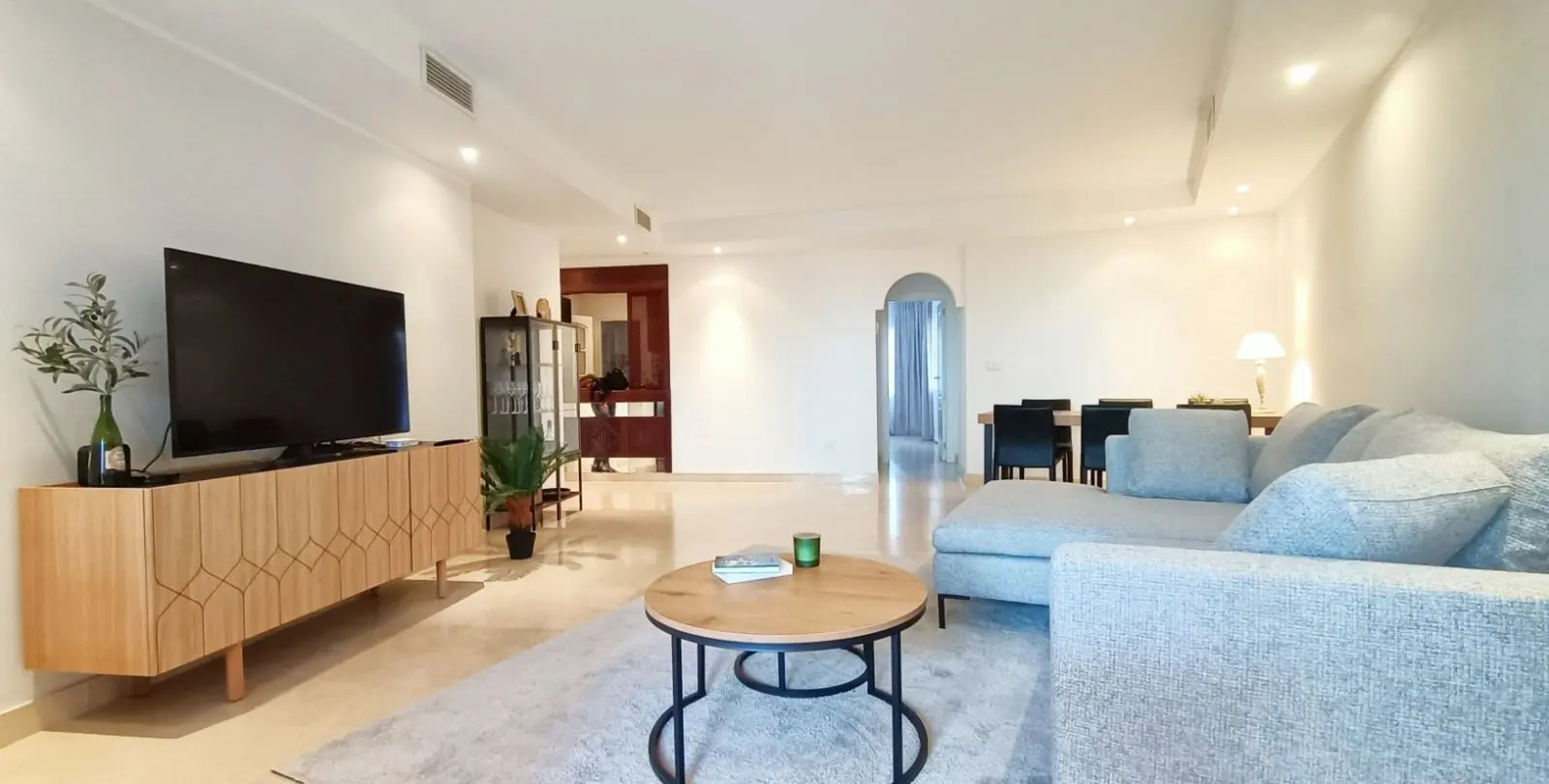 Venta de apartamento en planta media en The Golden Mile 8