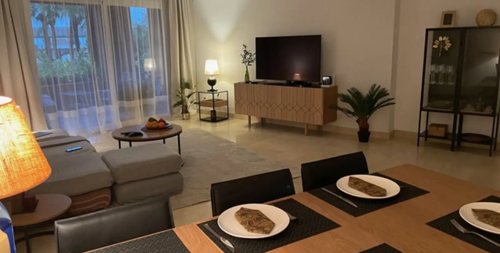 Venta de apartamento en planta media en The Golden Mile 22