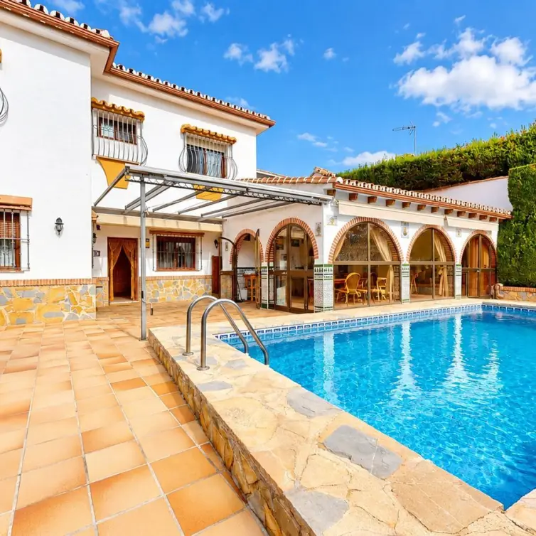 Venta de villa independiente en Benalmadena