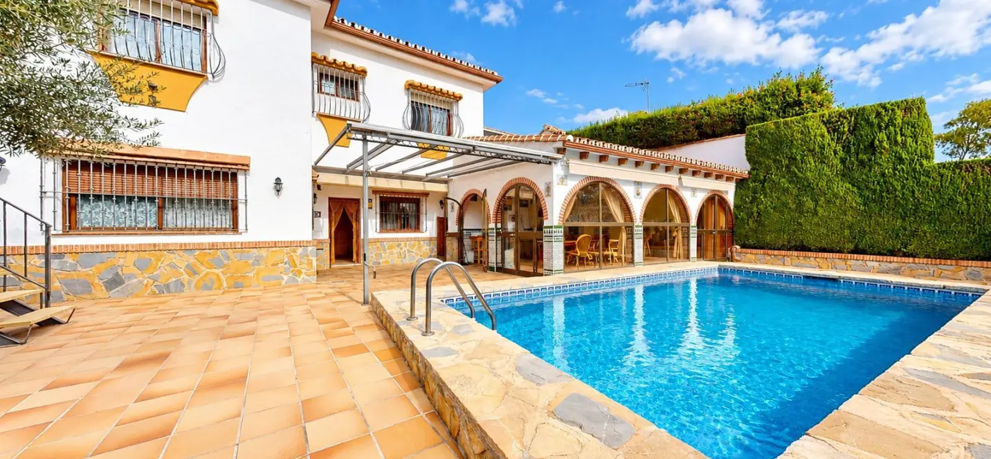 Venta de villa independiente en Benalmadena 0