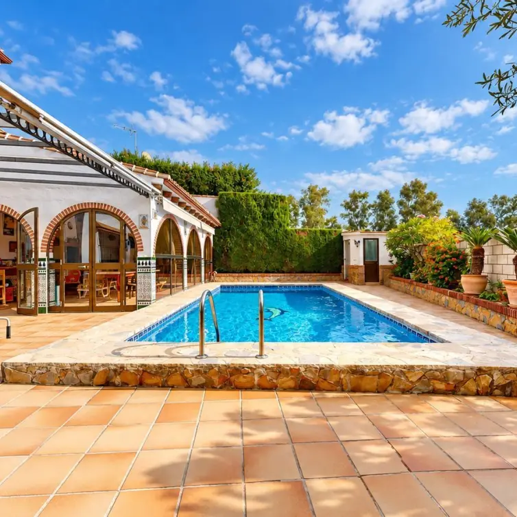 Venta de villa independiente en Benalmadena