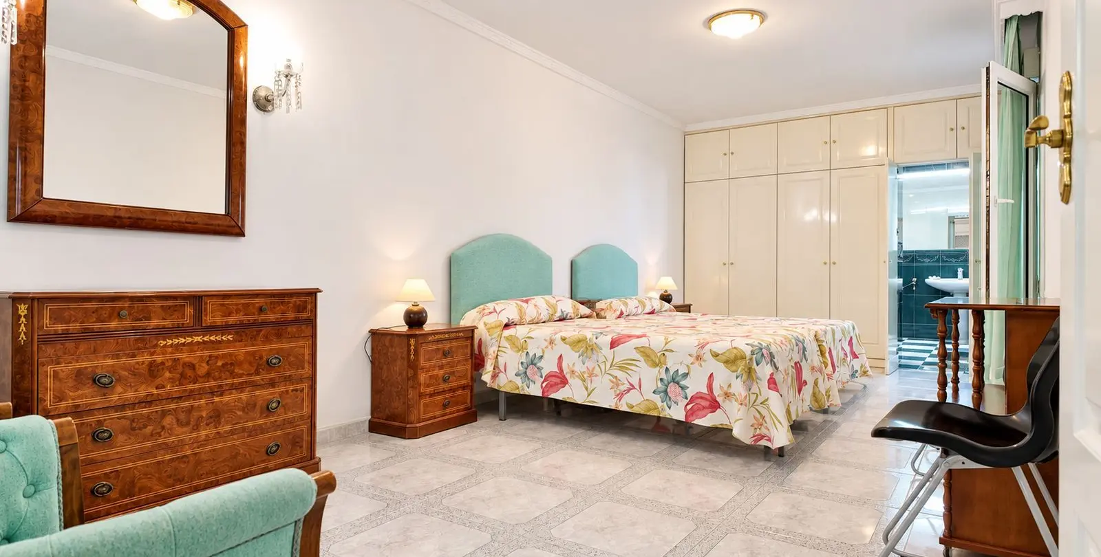 Sale of detached villa in Benalmadena 19